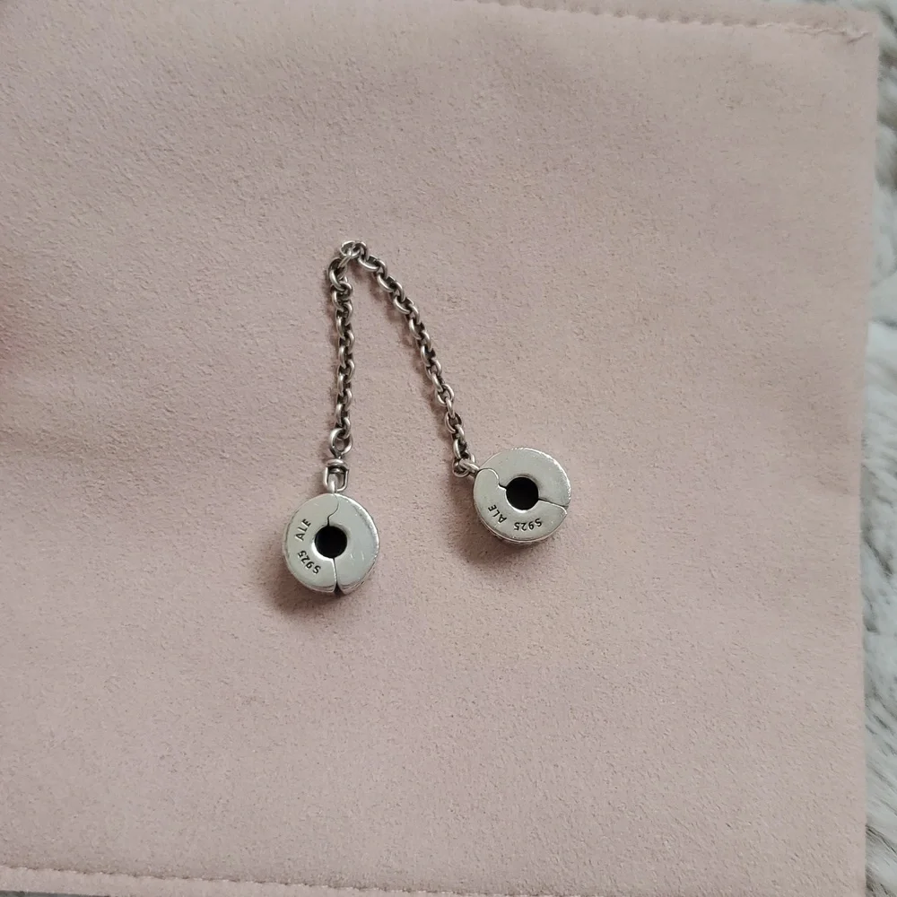 Pandora Logo Silver Safety Chain Charm - Picture 3 of 5